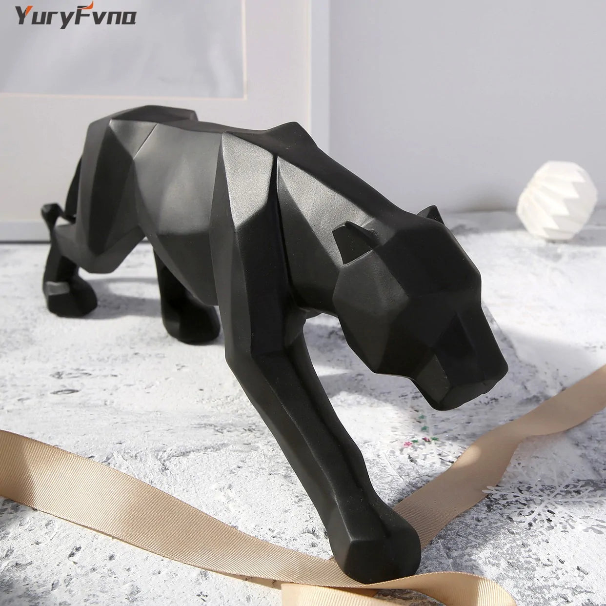 Abstract Resin Leopard Statue: Modern Home Office Decoration Gift